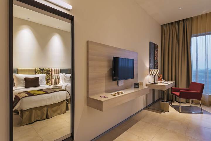 Room 5 of 38