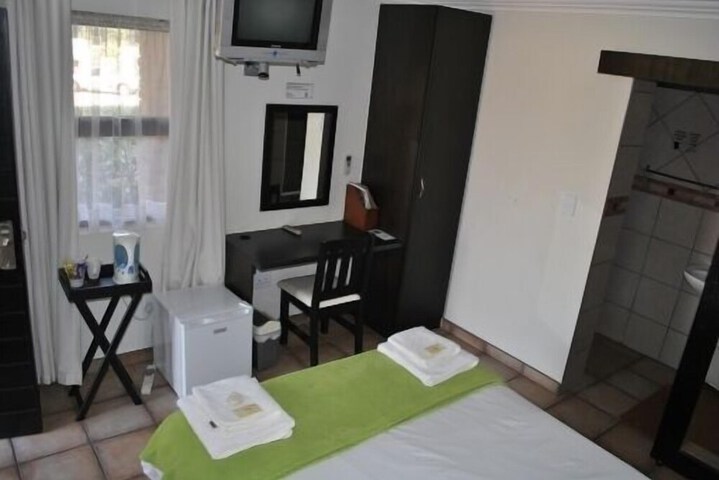 Room 14 of 32