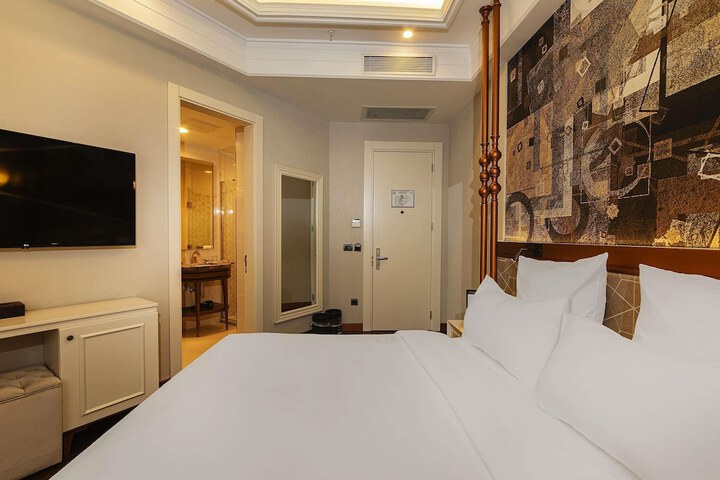 Room 38 of 105