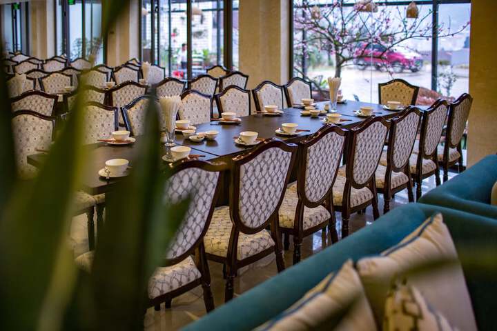 Dining 90 of 109