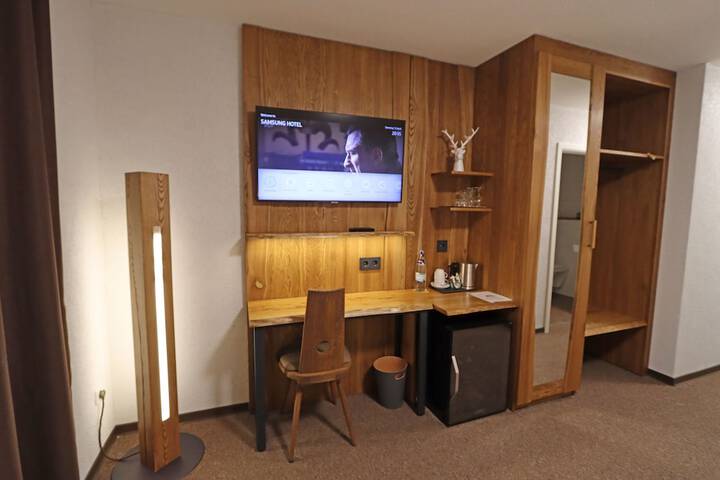 Room 17 of 121