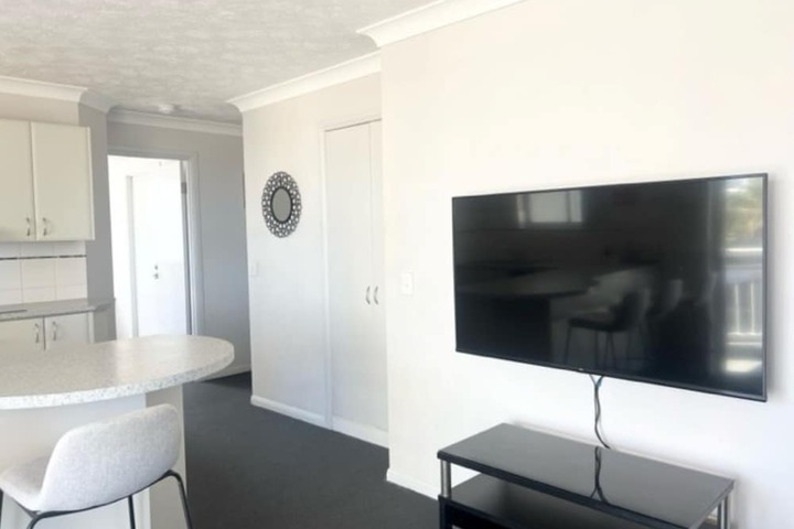 Room 14 of 102