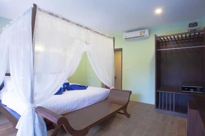 Room 25 of 59