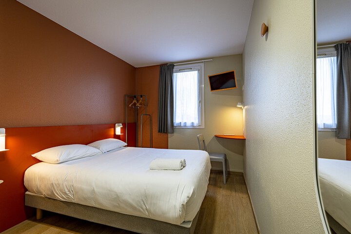 Room 8 of 29
