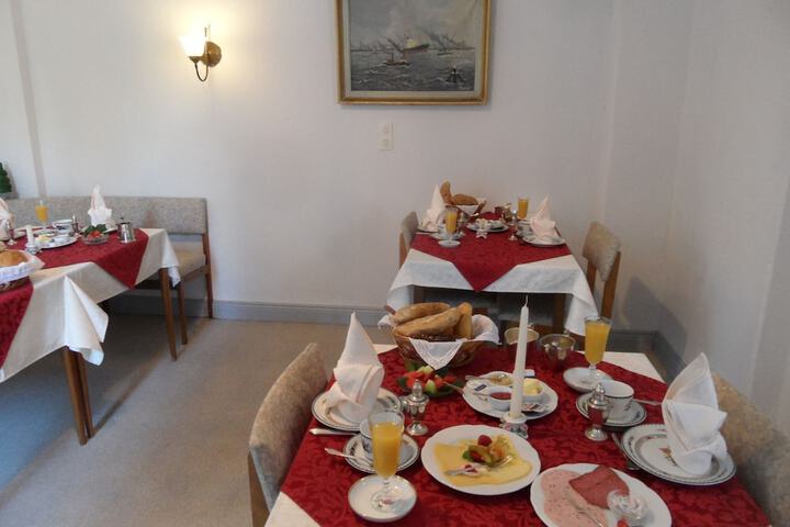 Breakfast/Coffee Service 14 of 40