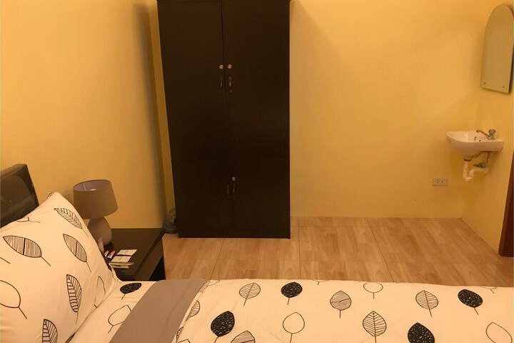 Room 13 of 42