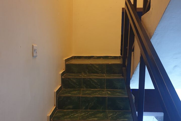 Room 8 of 70