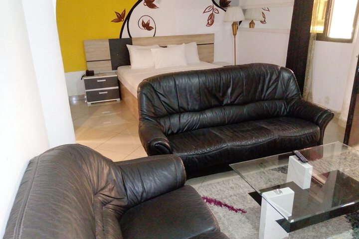 Room 4 of 15