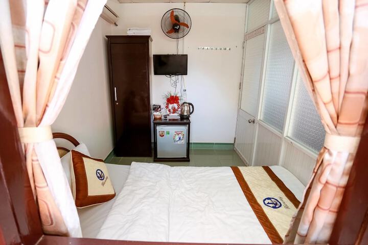 Room 2 of 153