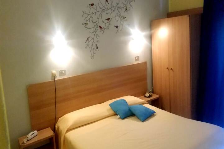 Room 8 of 40