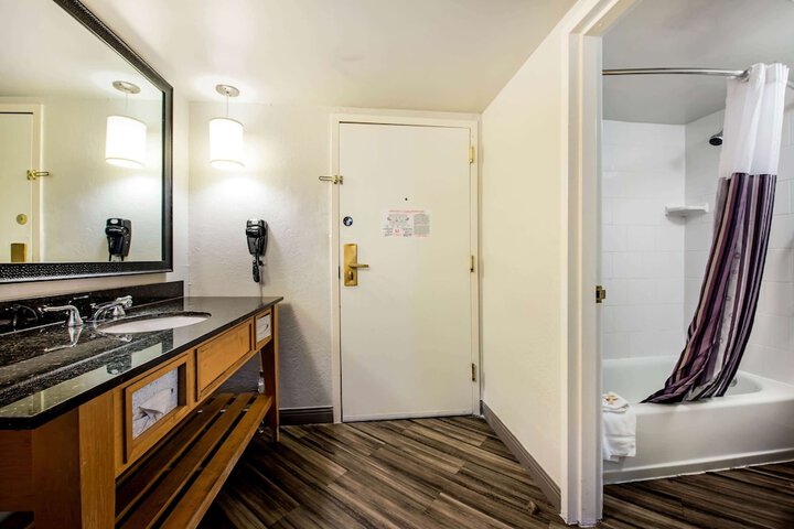 Double Accessible (14 of 18)