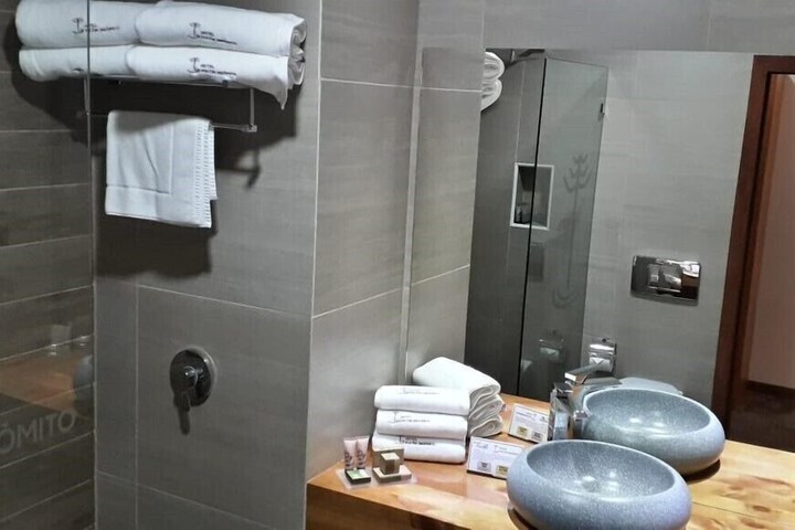 Room 8 of 22