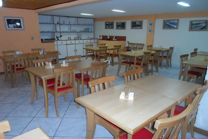 Dining 18 of 26