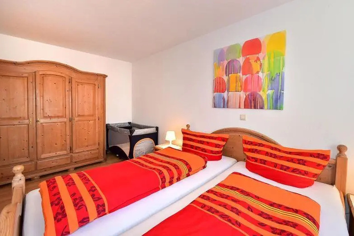 Room 2 of 17