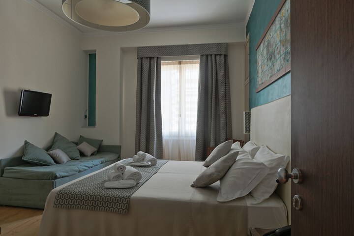 Room 9 of 98