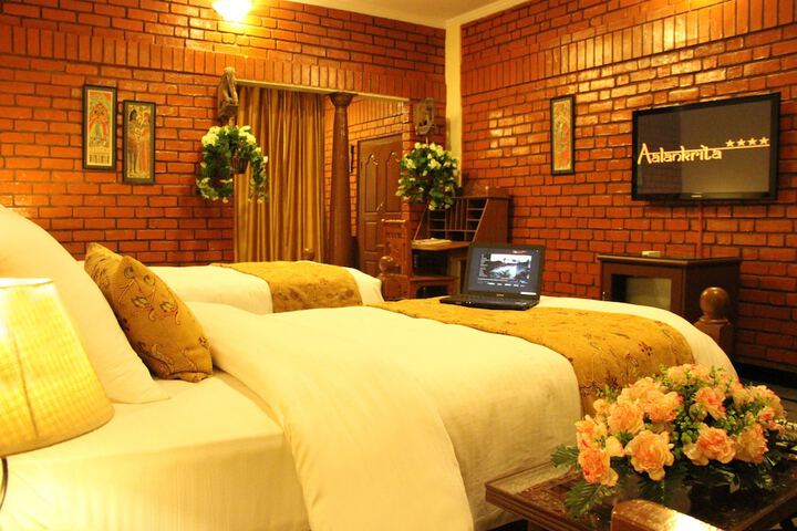 Room 8 of 72