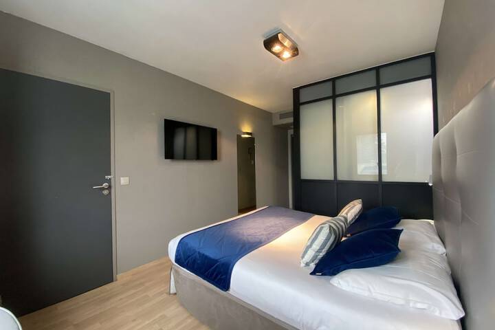 Room 12 of 34
