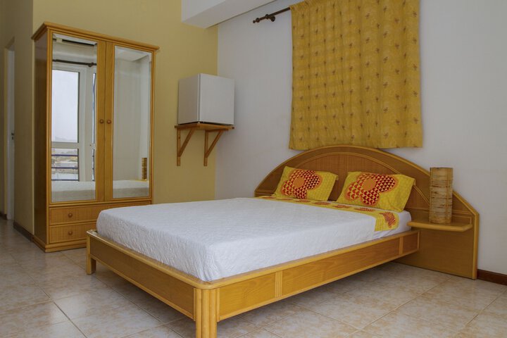 Room 10 of 50