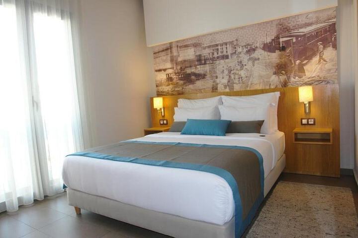 Room 34 of 83