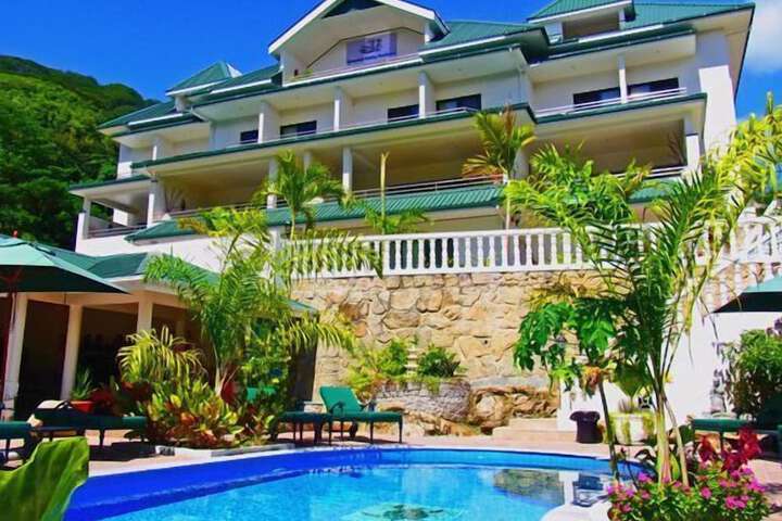 Hotel with Pool