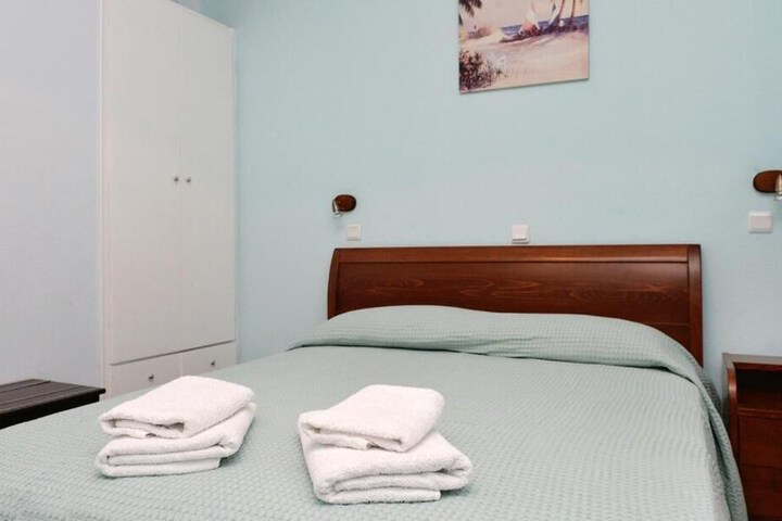 Room 12 of 25
