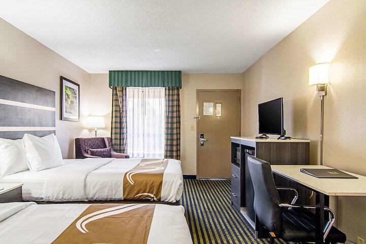 1 Double Bed Efficiency Accessible (19 of 22)