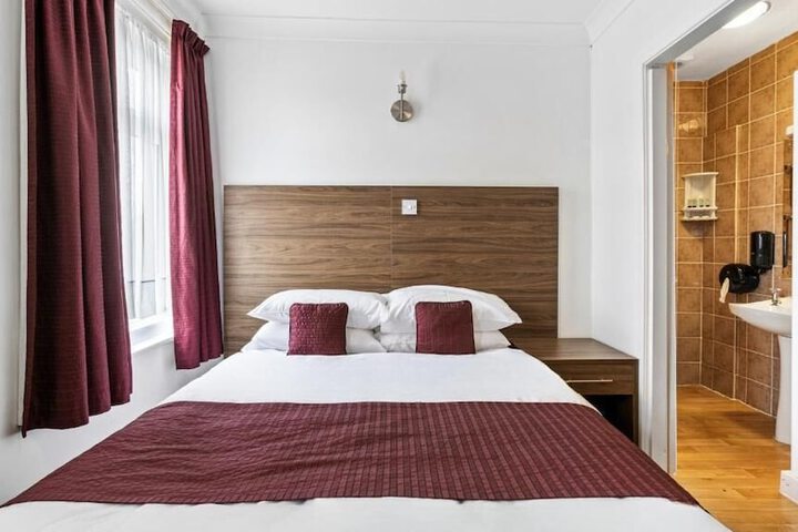 Room 14 of 20