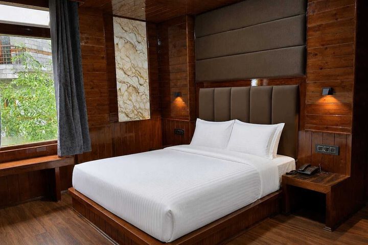 Room 15 of 62