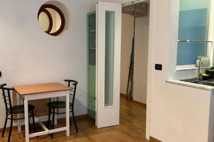 Room 7 of 11
