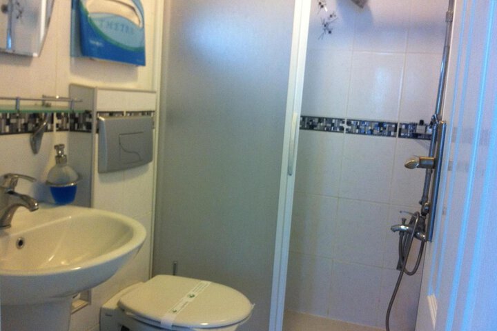 Room 42 of 66