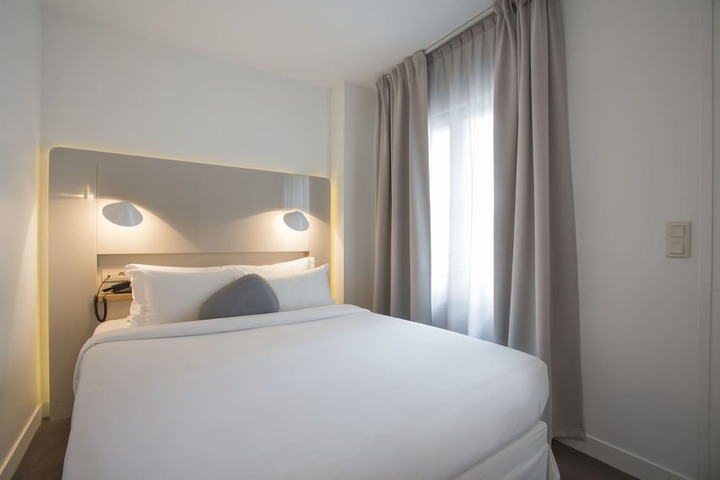 Room 3 of 27