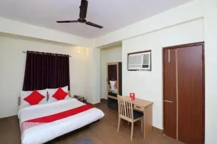 Room 4 of 11