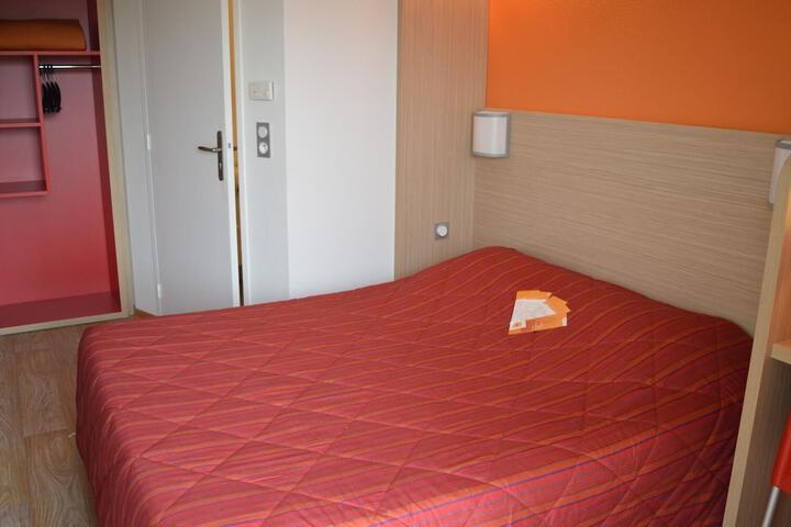 Room 3 of 41