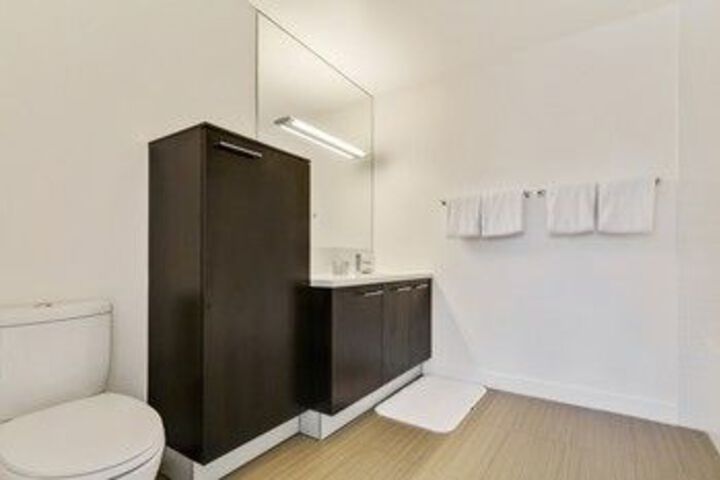 Room 4 of 66