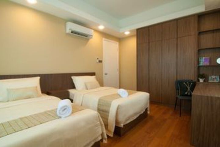 Room 10 of 26