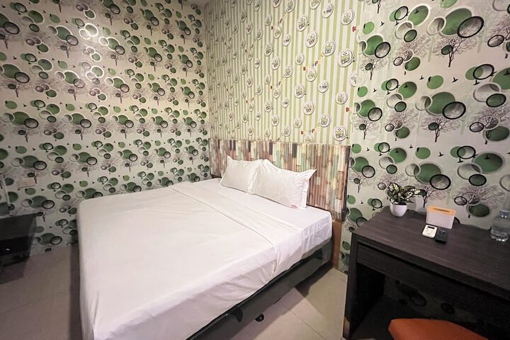 Room 10 of 22
