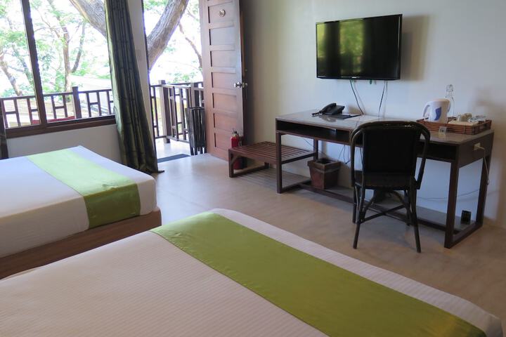 Room 11 of 36