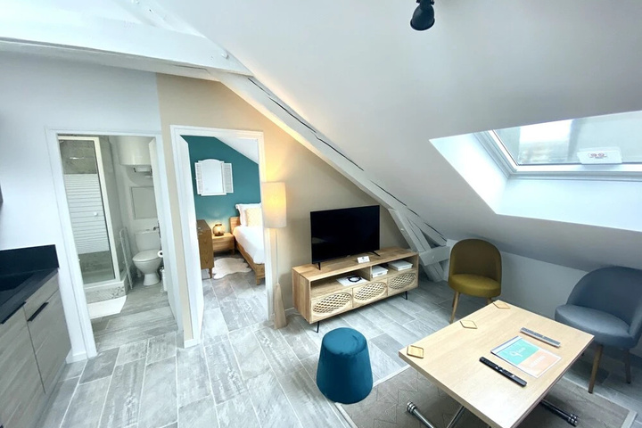 Room 2 of 12