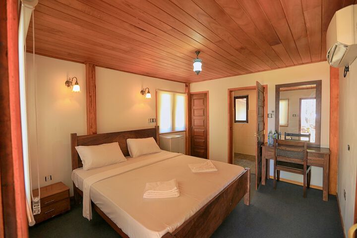 Room 10 of 24