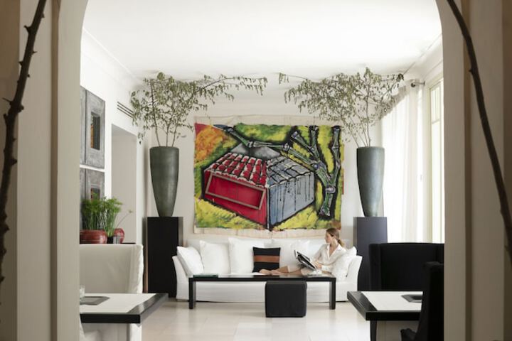 Lounge 59 of 80