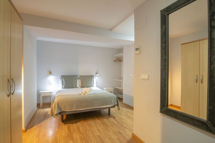 Room 5 of 120