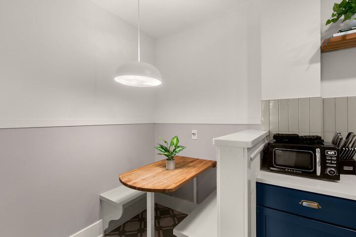 Room 8 of 32
