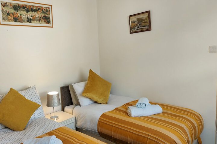 Room 5 of 28