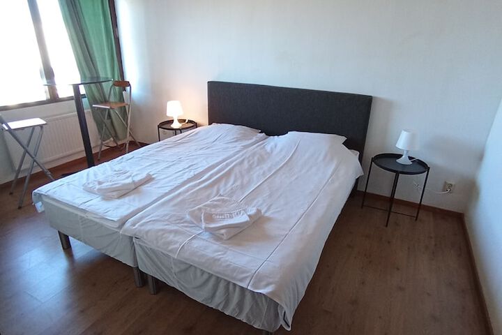 Room 53 of 140