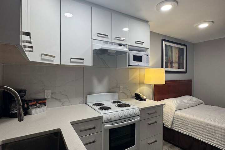 Room 14 of 30