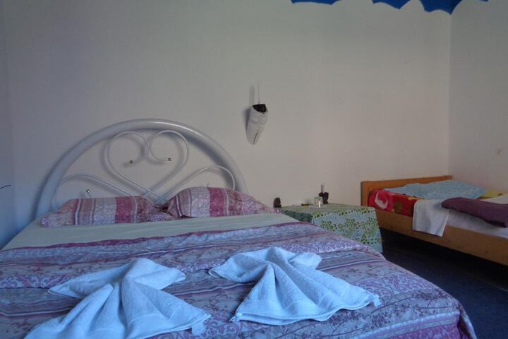 Room 9 of 46