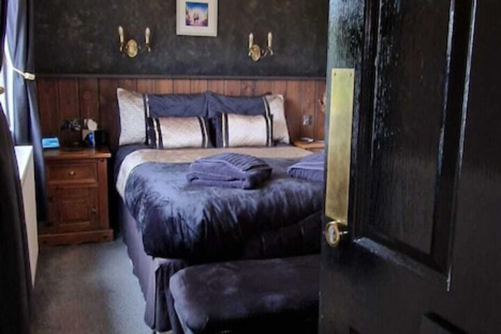 Room 22 of 77