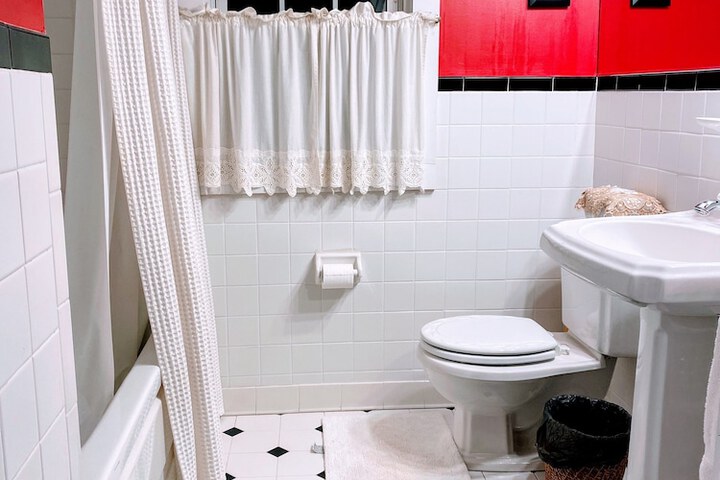 Room 20 of 53