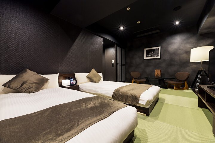 Room 8 of 36