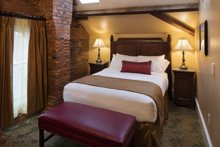 Room 7 of 38